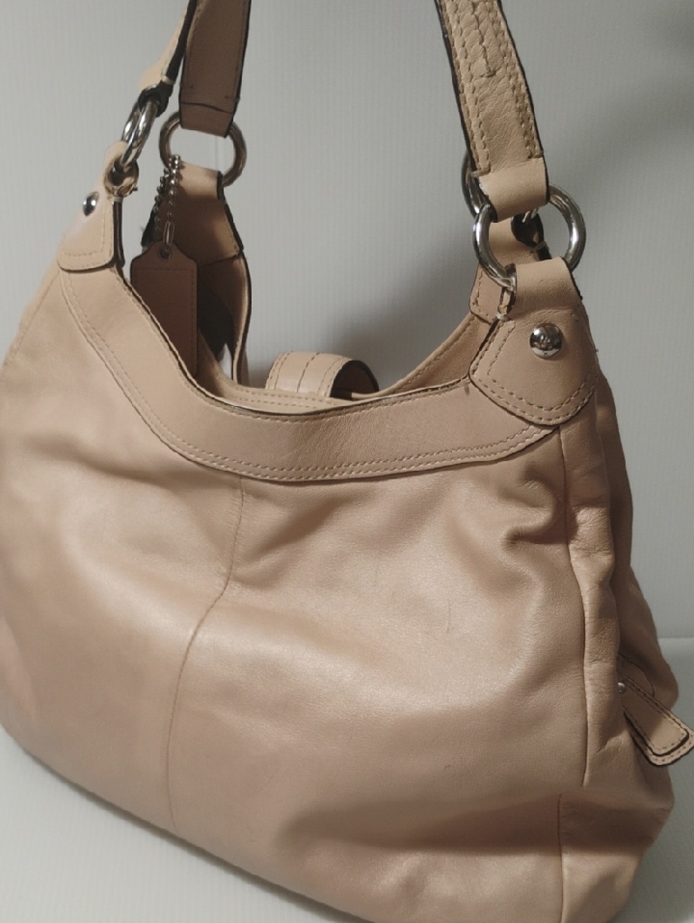Coach Soho Lynn leather hobo shoulder bag In Shell Pink - Pre-loved Signs Of Use - Picture 3 of 14